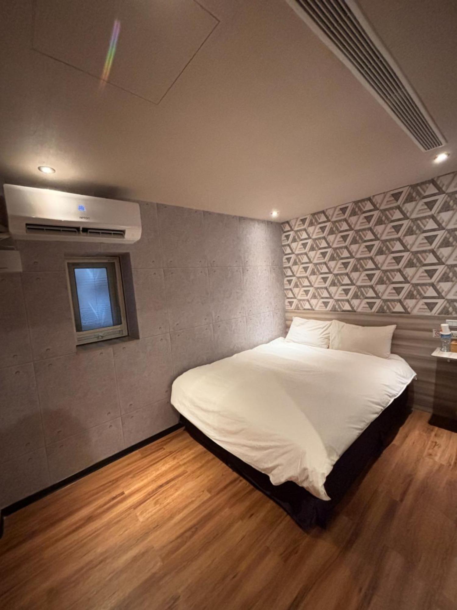 Smile Comma Bed & Breakfast Taipei Exterior photo